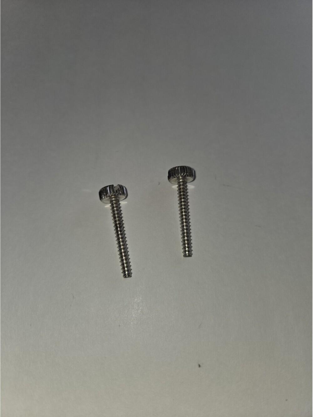 3131732 SET OF 2 OVEN BOTTOM SCREWS APPROX 1 1/4" THREAD LENGTH A24